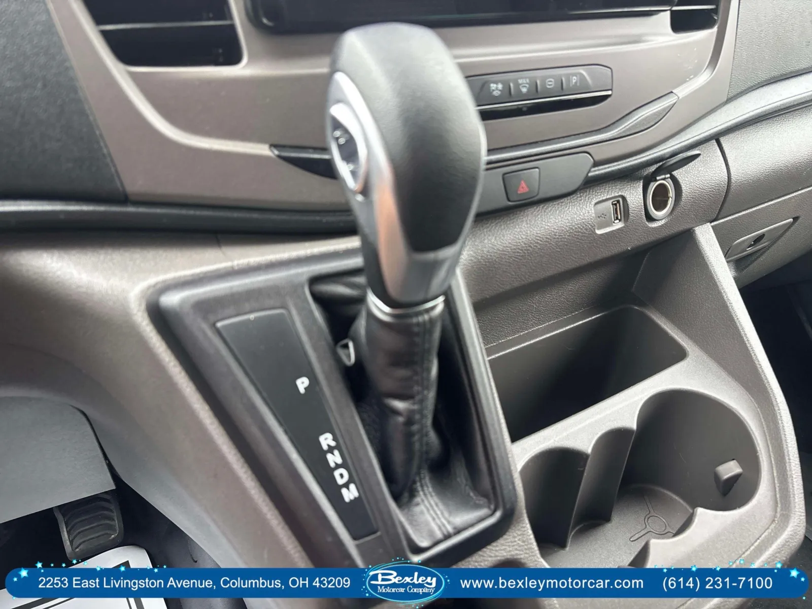 2022 Ford Transit Passenger Van XLT - Photo 19