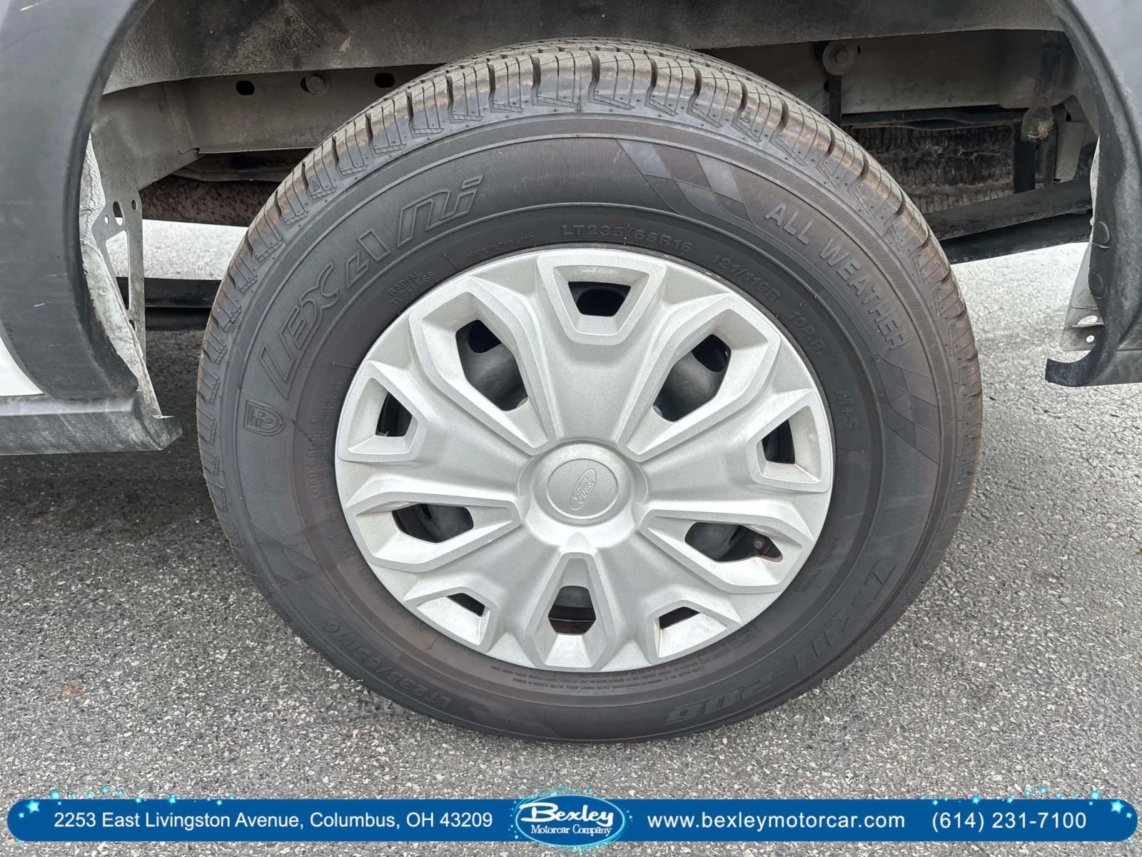 2022 Ford Transit Passenger Van XLT - Photo 10