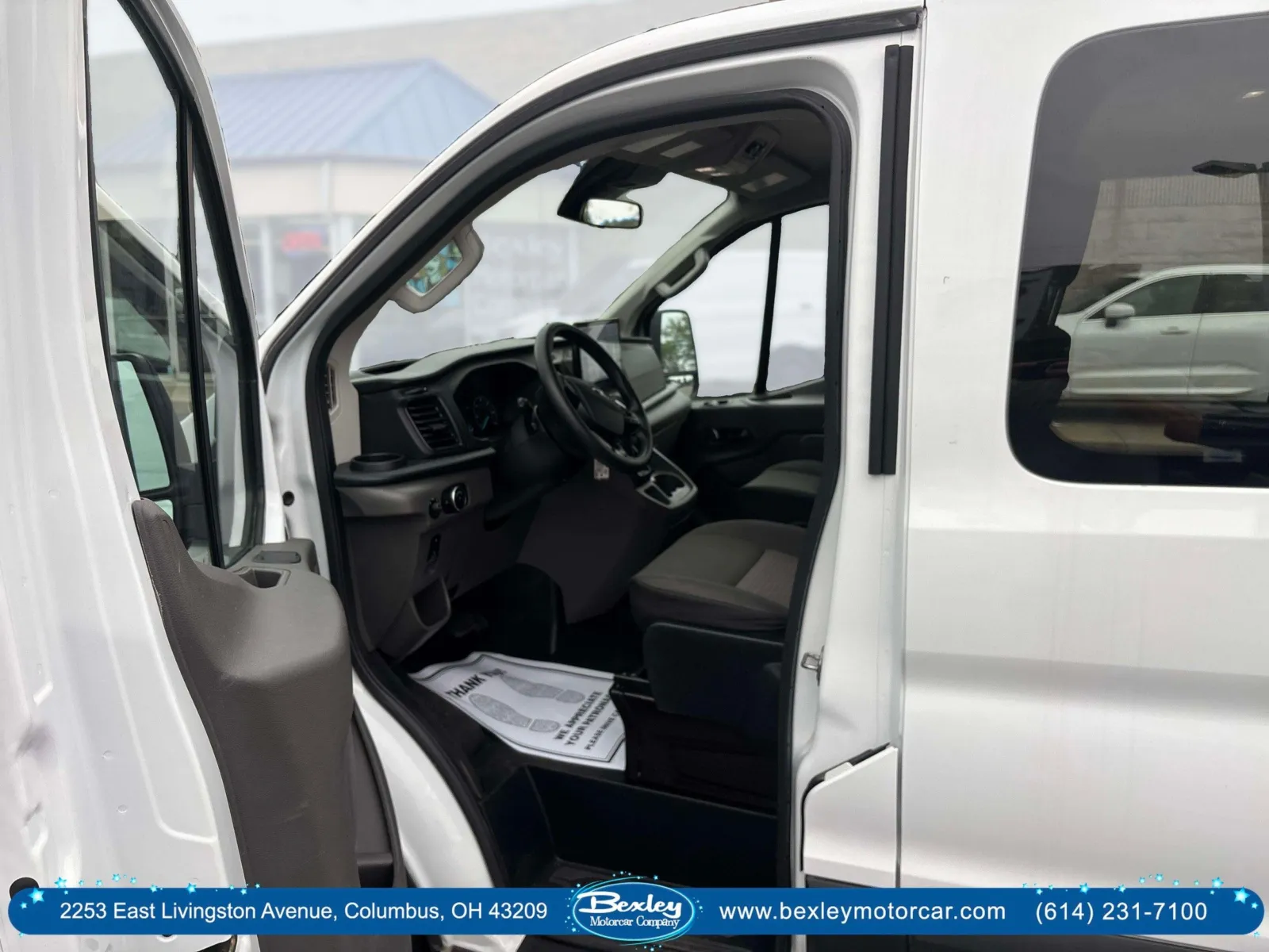 2022 Ford Transit Passenger Van XLT - Photo 13