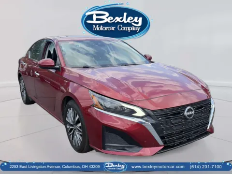 Red 2023 Nissan Altima SV FWD for sale in Columbus, OH