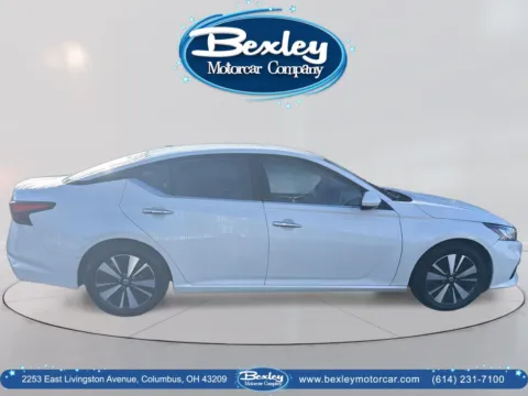 More photos of 2022 Nissan Altima SV FWD at Bexley Motorcar Company, OH