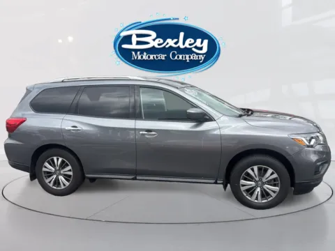 More photos of 2020 Nissan Pathfinder SV at Bexley Motorcar Company, OH