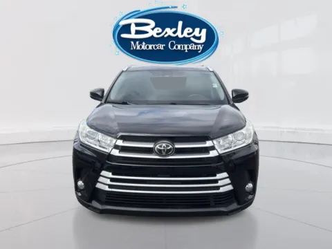 Photos of 2019 Toyota Highlander XLE for sale in Columbus, OH at Bexley Motorcar Company