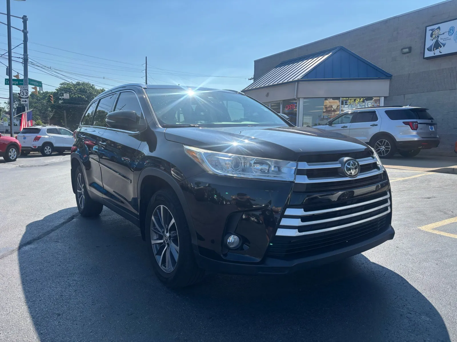 Black 2019 Toyota Highlander XLE for sale in Columbus, OH