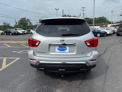 More photos of 2017 Nissan Pathfinder S at Bexley Motorcar Company, OH