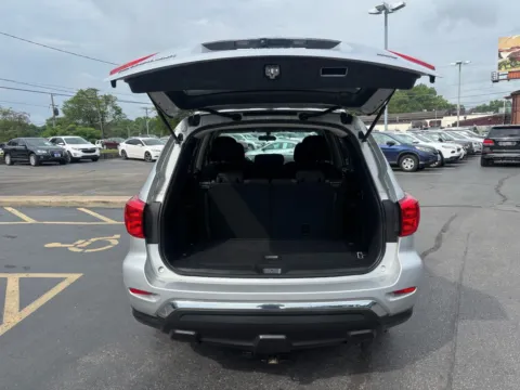 More photos of 2017 Nissan Pathfinder S at Bexley Motorcar Company, OH