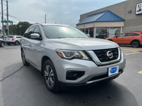 Silver 2017 Nissan Pathfinder S for sale in Columbus, OH