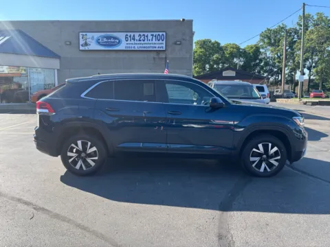 Photos of 2020 Volkswagen Atlas Cross Sport V6 SEL 4Motion for sale in Columbus, OH at Bexley Motorcar Company
