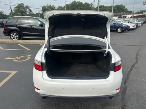 More photos of 2013 Lexus ES 350 at Bexley Motorcar Company, OH