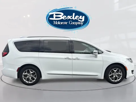 More photos of 2020 Chrysler Pacifica Limited at Bexley Motorcar Company, OH