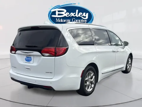 More photos of 2020 Chrysler Pacifica Limited at Bexley Motorcar Company, OH