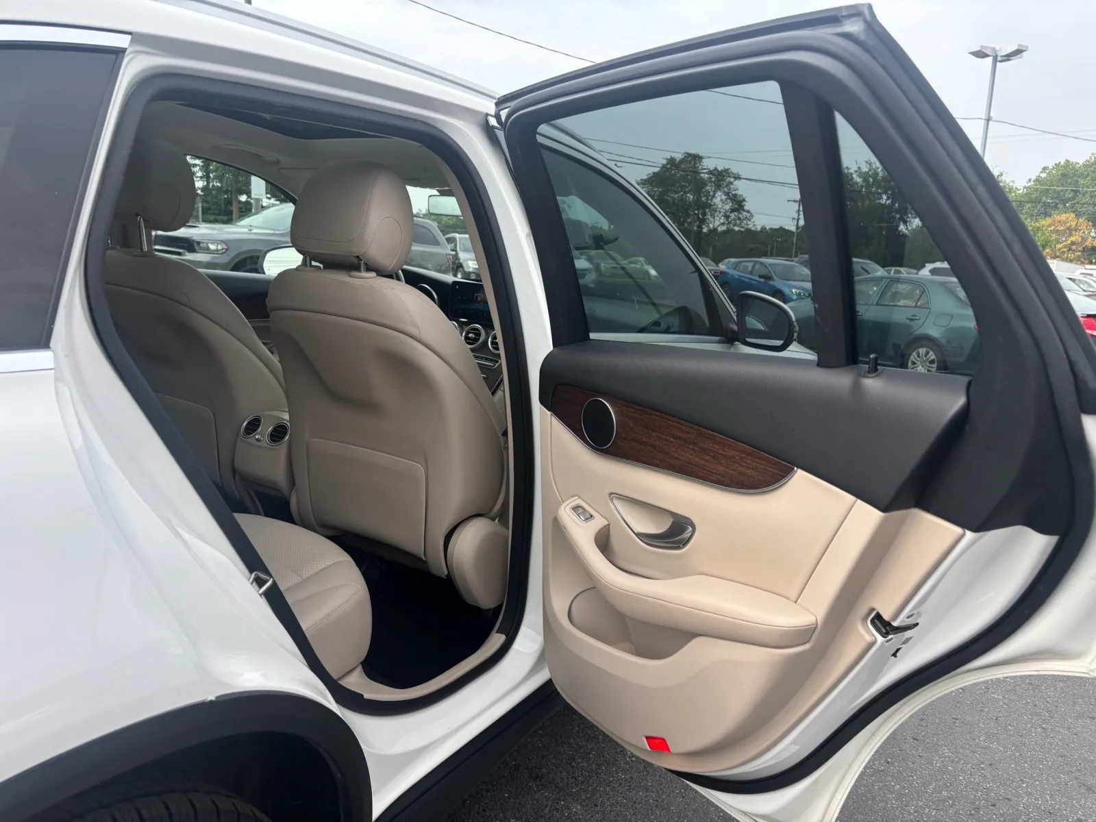 Photos of 2020 Mercedes-Benz GLC 300 4MATIC for sale in Columbus, OH at Bexley Motorcar Company