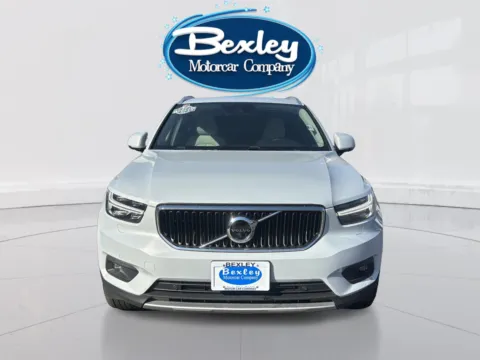 Photos of 2022 Volvo XC40 T5 Momentum for sale in Columbus, OH at Bexley Motorcar Company