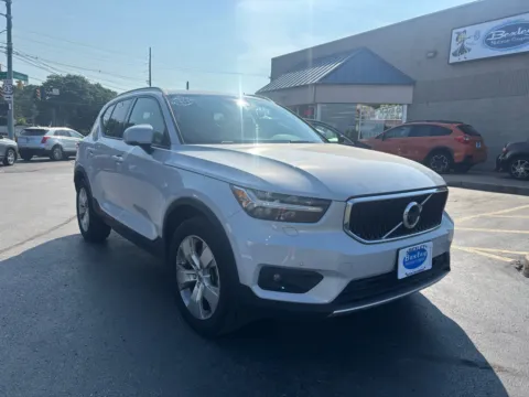 Silver 2022 Volvo XC40 T5 Momentum for sale in Columbus, OH