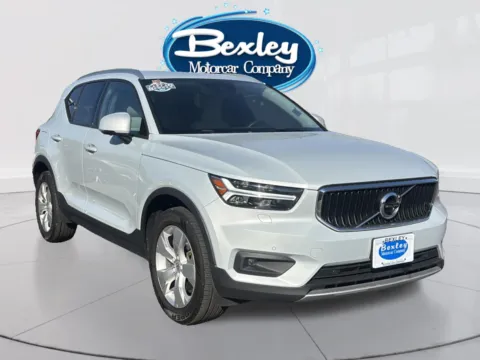 Another view of 2022 Volvo XC40 T5 Momentum for sale in Columbus, OH at Bexley Motorcar Company