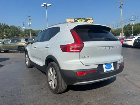 More photos of 2022 Volvo XC40 T5 Momentum at Bexley Motorcar Company, OH