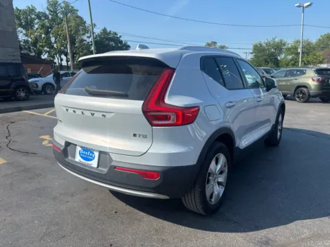 Another view of 2022 Volvo XC40 T5 Momentum for sale in Columbus, OH at Bexley Motorcar Company