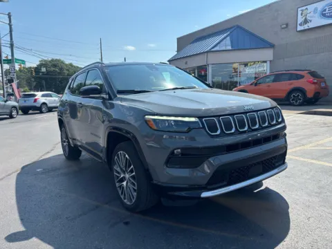 Gray 2022 Jeep Compass Limited for sale in Columbus, OH