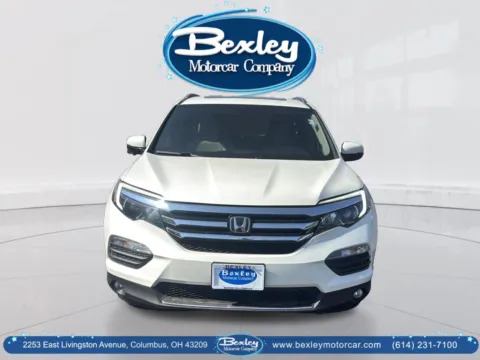 Photos of 2017 Honda Pilot Touring for sale in Columbus, OH at Bexley Motorcar Company