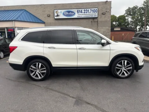 Photos of 2017 Honda Pilot Touring for sale in Columbus, OH at Bexley Motorcar Company