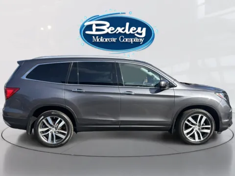 More photos of 2017 Honda Pilot Elite at Bexley Motorcar Company, OH
