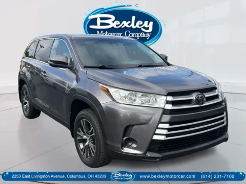 Silver 2019 Toyota Highlander LE for sale in Columbus, OH