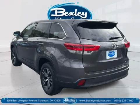 More photos of 2019 Toyota Highlander LE at Bexley Motorcar Company, OH