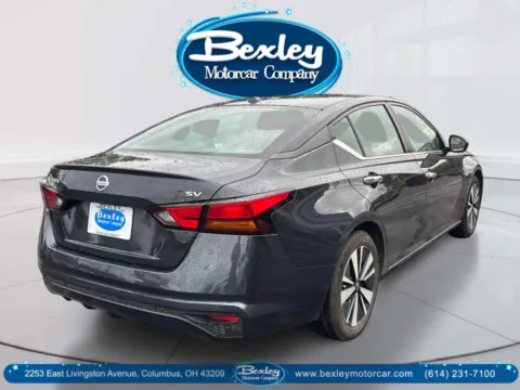 More photos of 2022 Nissan Altima SV FWD at Bexley Motorcar Company, OH