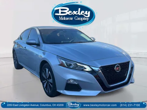 Silver 2021 Nissan Altima SV Intelligent AWD for sale in Columbus, OH