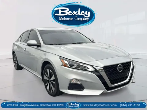 Silver 2021 Nissan Altima SV Intelligent AWD for sale in Columbus, OH
