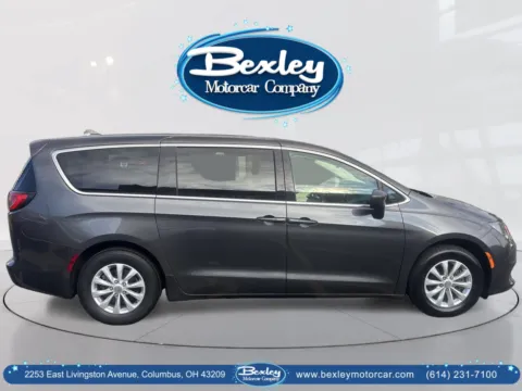 More photos of 2017 Chrysler Pacifica Touring at Bexley Motorcar Company, OH