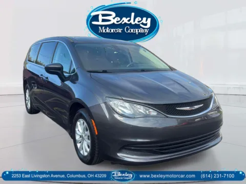 Silver 2017 Chrysler Pacifica Touring for sale in Columbus, OH