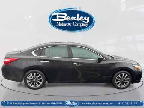 More photos of 2017 Nissan Altima 2.5 SV at Bexley Motorcar Company, OH