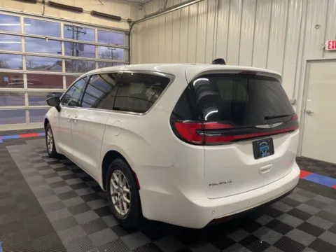 More photos of 2024 Chrysler Pacifica Touring L at Candy Cars, NY