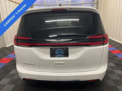 More photos of 2024 Chrysler Pacifica Touring L at Candy Cars, NY