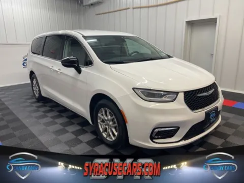 White 2024 Chrysler Pacifica Touring L for sale in Syracuse, NY
