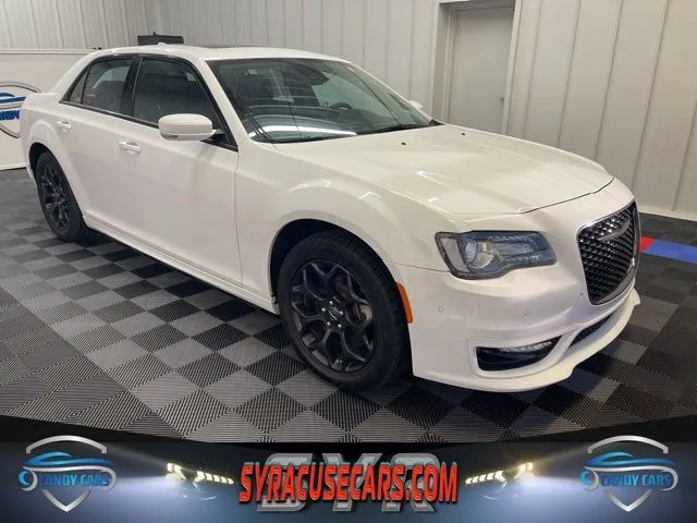 2023 Chrysler 300 Touring L's photo