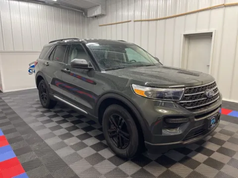 Photos of 2024 Ford Explorer XLT for sale in Syracuse, NY at Candy Cars