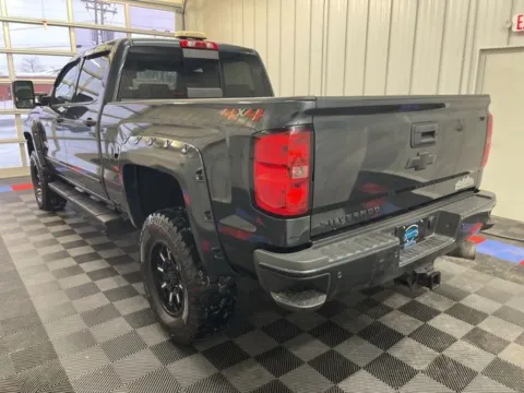 More photos of 2019 Chevrolet Silverado 2500HD High Country at Candy Cars, NY