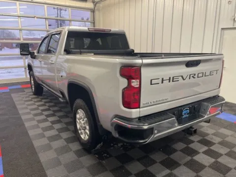 More photos of 2021 Chevrolet Silverado 2500HD LT at Candy Cars, NY