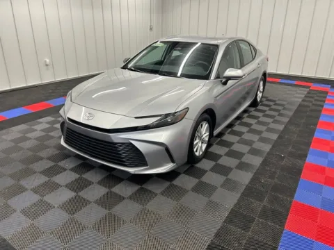 More photos of 2025 Toyota Camry XLE at Candy Cars, NY