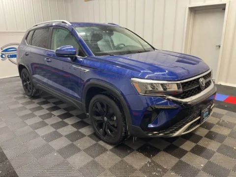 Photos of 2022 Volkswagen Taos 1.5T SE for sale in Syracuse, NY at Candy Cars