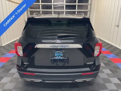 More photos of 2022 Ford Explorer XLT at Candy Cars, NY