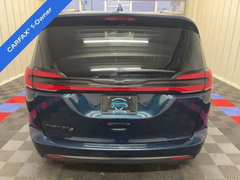 More photos of 2022 Chrysler Pacifica Touring L at Candy Cars, NY