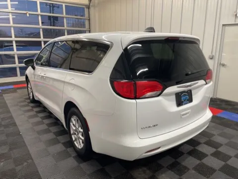 More photos of 2022 Chrysler Voyager LX at Candy Cars, NY