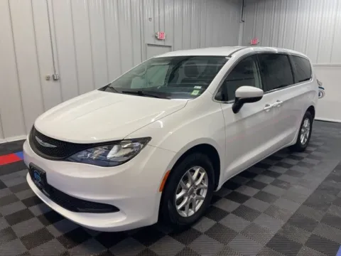 More photos of 2022 Chrysler Voyager LX at Candy Cars, NY