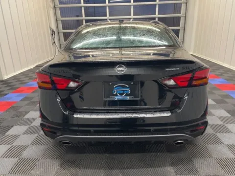 More photos of 2022 Nissan Altima 2.5 SR at Candy Cars, NY