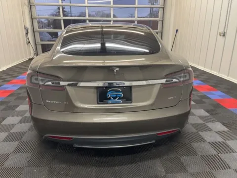 More photos of 2015 Tesla Model S 85D at Candy Cars, NY