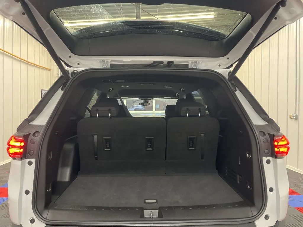 2023 Chevrolet Traverse 1LT - Photo 11