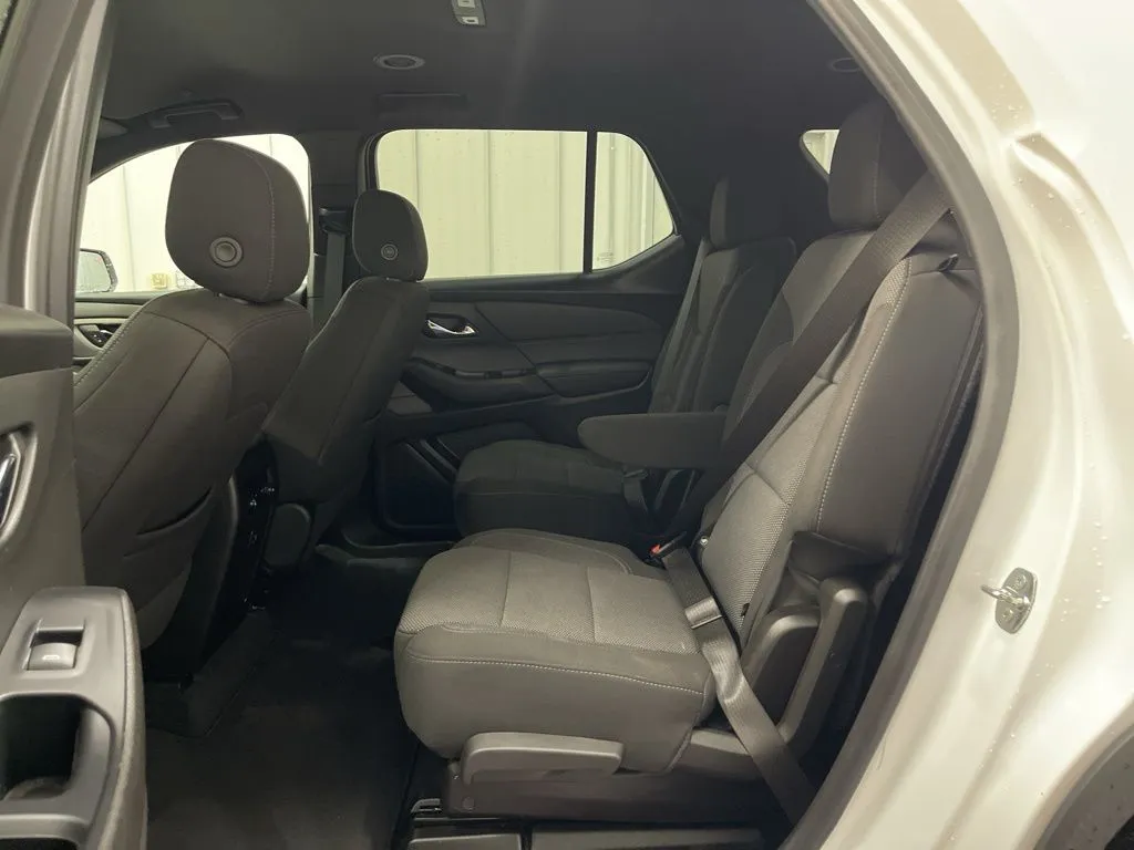 2023 Chevrolet Traverse 1LT - Photo 10